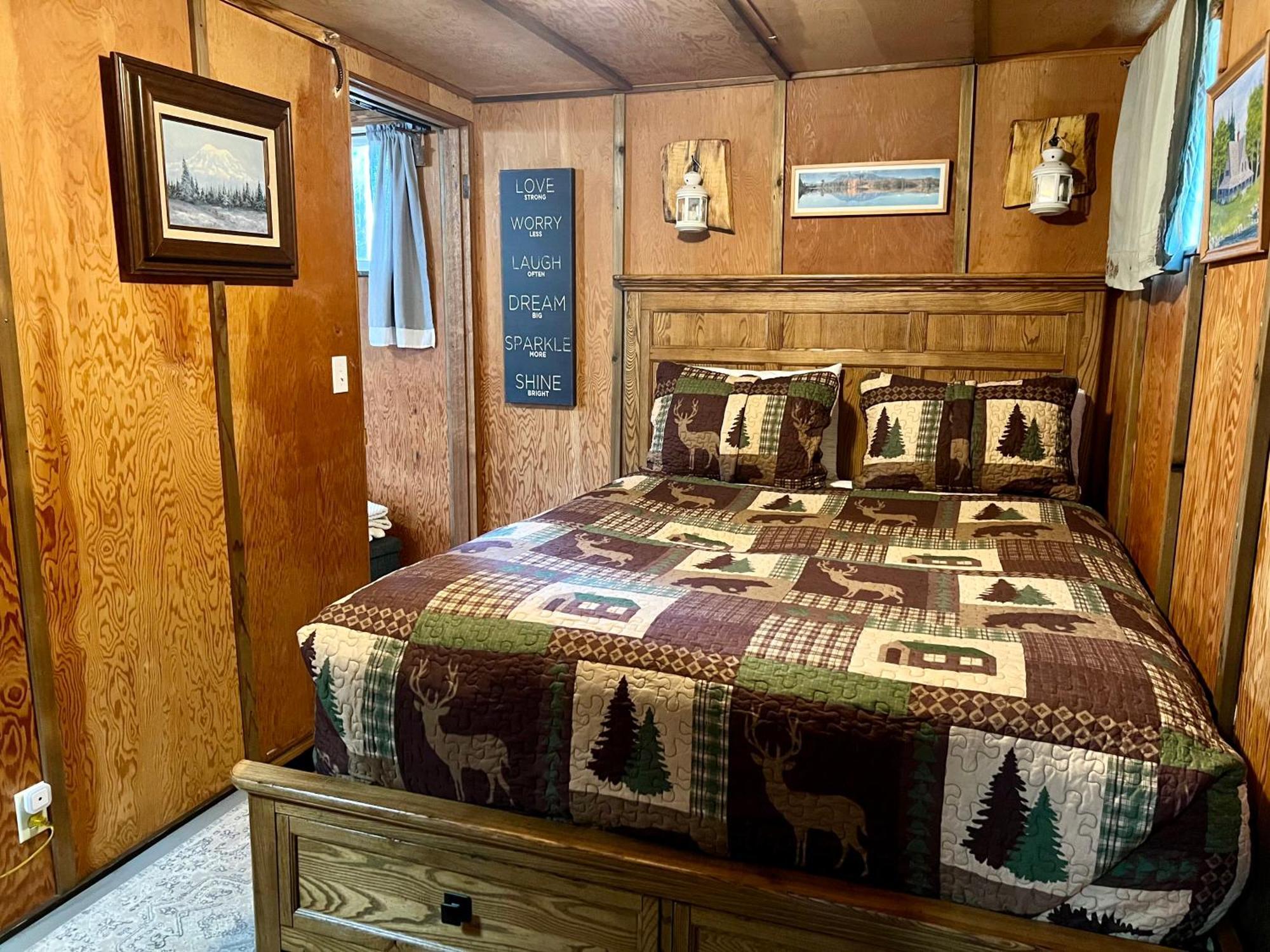 Mt Rainier Little Green Cabin On Big Creek! Эшфорд Экстерьер фото